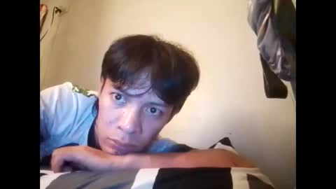 Snapshot of urpinoyasianx chatting on 10/28/25, 03:25 Mel online show from 10/28/25, 03:25