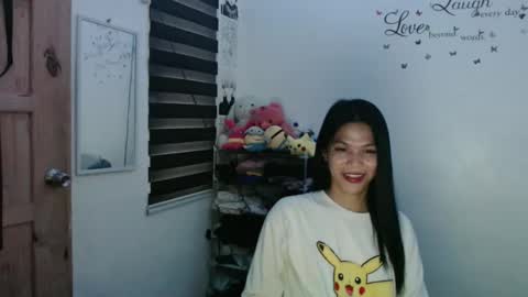 Snapshot of urpreciouspinayxxx chatting on 02/10/25, 02:41 hi im kim online show from 02/10/25, 02:41