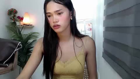 ursandra_xx online show from 11/21/25, 05:39