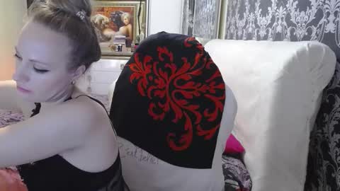 Snapshot of ursecrettreasure88 chatting on 10/10/25, 01:32 UrSecretTreasure88 online show from 10/10/25, 01:32