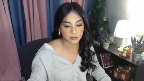 Snapshot of urseductive_calixx chatting on 10/04/25, 05:27 JUST CALL ME CALI online show from 10/04/25, 05:27