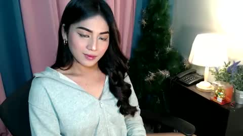 Snapshot of urseductive_calixx chatting on 10/22/25, 10:37 JUST CALL ME CALI online show from 10/22/25, 10:37