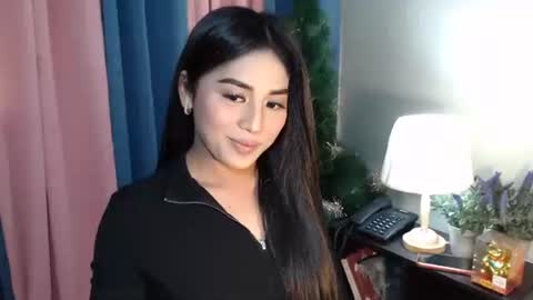 Snapshot of urseductive_calixx chatting on 11/02/25, 07:05 JUST CALL ME CALI online show from 11/02/25, 07:05