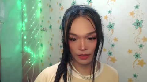 Snapshot of ursexy_debra chatting on 03/05/26, 01:18 TYRA online show from 03/05/26, 01:18