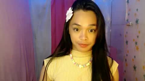 Snapshot of ursexy_debra chatting on 04/19/26, 09:28 TYRA online show from 04/19/26, 09:28