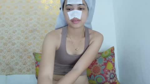 Snapshot of ursexy_pinay_skinny chatting on 11/21/25, 05:50 im jenny online show from 11/21/25, 05:50