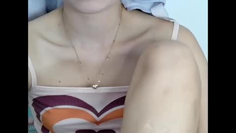 Snapshot of ursexy_pinay_skinny chatting on 11/22/25, 05:17 im jenny online show from 11/22/25, 05:17