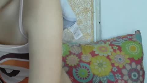 Snapshot of ursexy_pinay_skinny chatting on 11/24/25, 05:29 im jenny online show from 11/24/25, 05:29