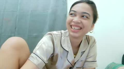 Snapshot of ursexy_pinay_skinny chatting on 03/27/26, 06:08 im jenny online show from 03/27/26, 06:08