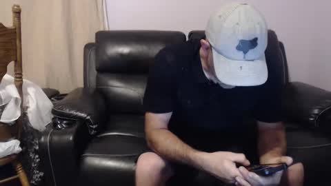 Snapshot of urslav75 chatting on 09/21/25, 03:08 urslav75 online show from 09/21/25, 03:08