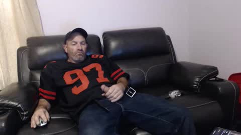 Snapshot of urslav75 chatting on 10/25/25, 08:14 urslav75 online show from 10/25/25, 08:14