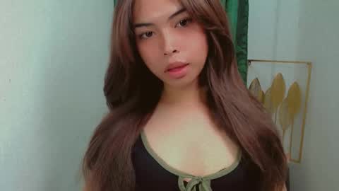Snapshot of urslutty_jasmine chatting on 04/18/26, 07:18 jasmine online show from 04/18/26, 07:18