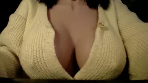 Snapshot of ursweet_bellafox chatting on 05/02/26, 09:03 Jenies online show from 05/02/26, 09:03