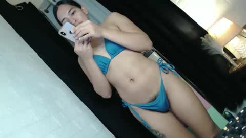Snapshot of ursweetgirl_thea chatting on 09/17/25, 02:46 ursweetgirl thea online show from 09/17/25, 02:46