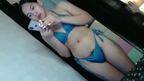 Snapshot of ursweetgirl_thea chatting on 09/23/25, 12:46 ursweetgirl thea online show from 09/23/25, 12:46