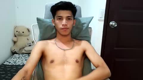 ursweetie_boy online show from 04/14/26, 11:05