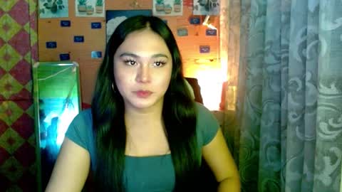YOURGIRLCAMILLA online show from 12/15/25, 03:38
