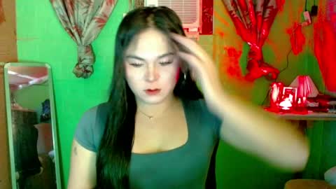 Snapshot of urunexpensivecamilla chatting on 05/14/26, 09:05 YOURGIRLCAMILLA online show from 05/14/26, 09:05