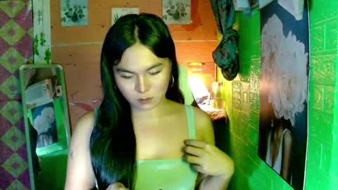 Snapshot of urunexpensivecamilla chatting on 08/04/26, 09:01 YOURGIRLCAMILLA online show from 08/04/26, 09:01