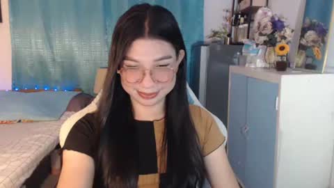 Snapshot of urwetasianprincessxx chatting on 03/15/26, 10:43 Ashley Kate Mateo Gray online show from 03/15/26, 10:43