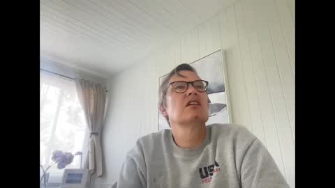 Snapshot of usablemale chatting on 03/03/25, 06:12 P online show from 03/03/25, 06:12