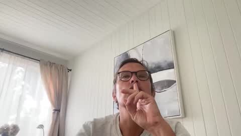 Snapshot of usablemale chatting on 11/11/25, 10:32 P online show from 11/11/25, 10:32