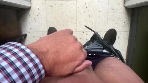 Snapshot of usabound chatting on 11/24/25, 09:47 usabound online show from 11/24/25, 09:47