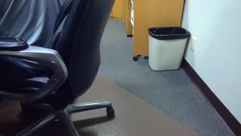 useemie online show from 09/19/25, 10:32