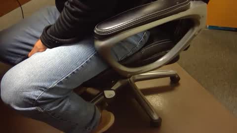 Snapshot of useemie chatting on 04/01/26, 10:40 useemie online show from 04/01/26, 10:40