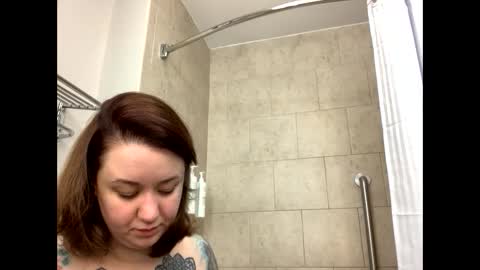 usefulhole online show from 09/27/25, 12:54