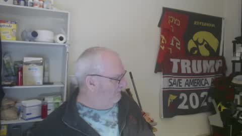 Eric online show from 01/09/25, 02:43