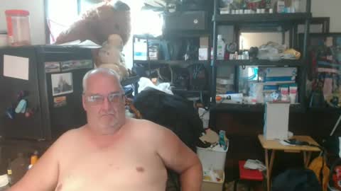 Snapshot of usgoober chatting on 06/24/26, 01:15 Eric online show from 06/24/26, 01:15