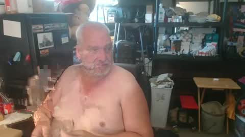 Snapshot of usgoober chatting on 06/30/26, 01:12 Eric online show from 06/30/26, 01:12