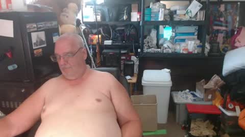 Snapshot of usgoober chatting on 07/19/26, 01:09 Eric online show from 07/19/26, 01:09