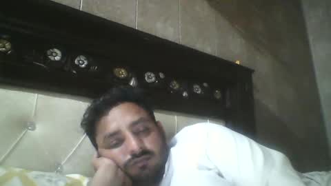 Snapshot of usman184 chatting on 03/12/25, 03:40 Mian184 online show from 03/12/25, 03:40