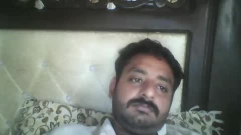 Snapshot of usman184 chatting on 09/12/25, 01:28 Mian184 online show from 09/12/25, 01:28