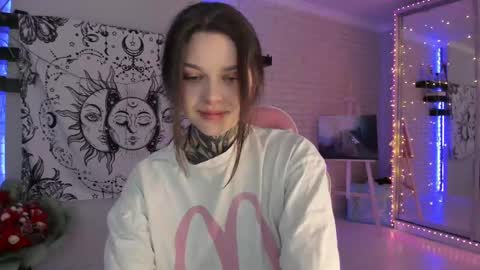 Snapshot of uwu_eva chatting on 02/26/25, 10:04 Eva online show from 02/26/25, 10:04