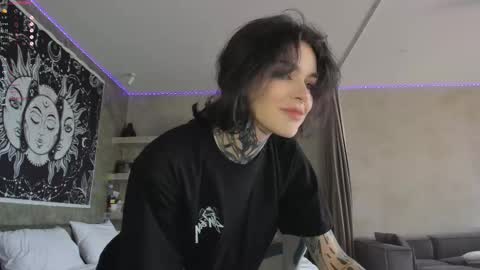 Snapshot of uwu_eva chatting on 03/07/26, 08:11 Eva online show from 03/07/26, 08:11