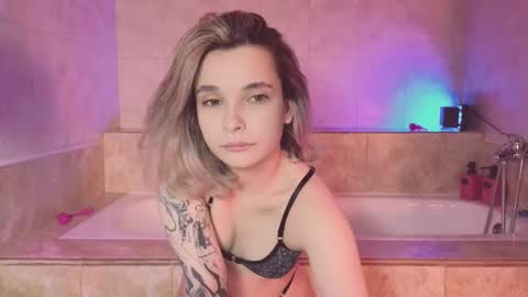 vivi online show from 02/13/25, 10:33