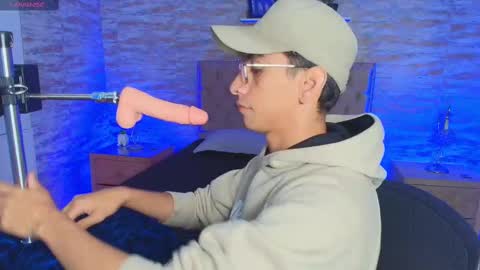 UYUKIE online show from 10/31/25, 11:55