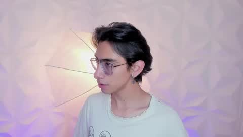 UYUKIE online show from 03/17/26, 01:43