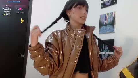 Snapshot of v1cky_ chatting on 10/10/25, 10:42 v1cky_ online show from 10/10/25, 10:42