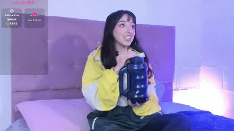 Snapshot of v1cky_ chatting on 11/07/25, 10:32 v1cky_ online show from 11/07/25, 10:32