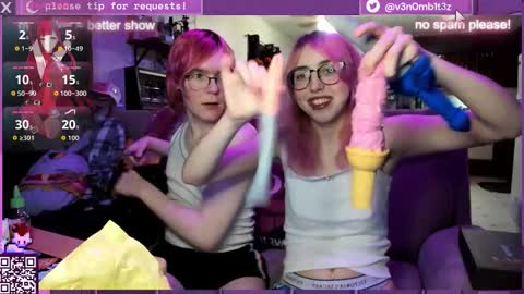 Snapshot of v3n0mb1t3z chatting on 11/05/25, 02:00 kermit online show from 11/05/25, 02:00