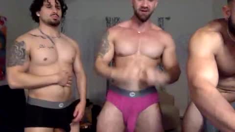 Valenci online show from 10/25/25, 04:42