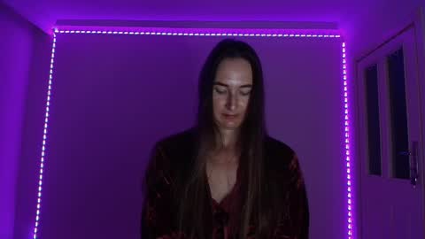 Valensiya online show from 10/13/25, 08:09