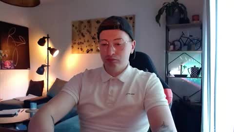 Snapshot of vacation__ chatting on 09/23/25, 02:31 vacation__ online show from 09/23/25, 02:31