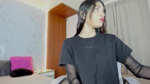 Snapshot of vaelith_mitsuri chatting on 02/06/26, 04:06 vaelith online show from 02/06/26, 04:06