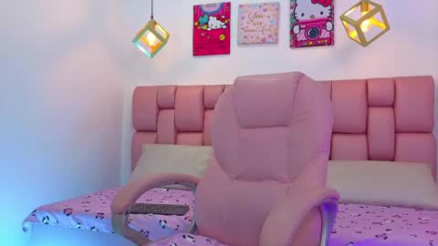 Snapshot of vagaro_ chatting on 04/10/26, 08:35 Vagaro online show from 04/10/26, 08:35