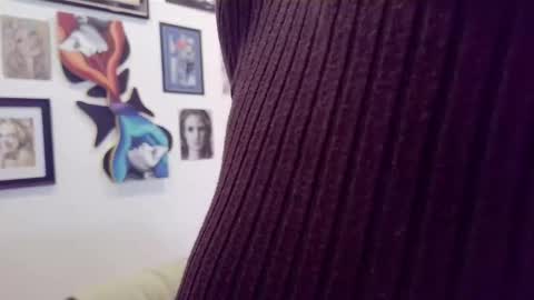 Snapshot of vagelicious chatting on 10/25/25, 02:02 vagelicious online show from 10/25/25, 02:02